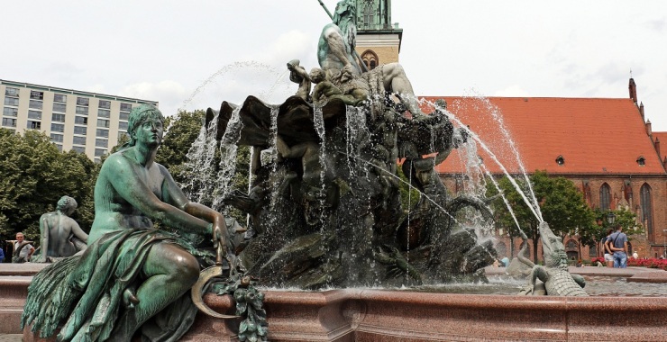 Фонтан Нептун. Берлин. Фонтан "Нептун" в Берлине