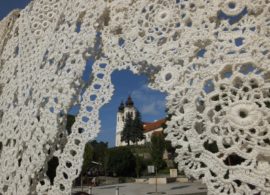 Маленькая очаровательная Венгрия. Аббатство Тихань. Кружева. Венгрия.