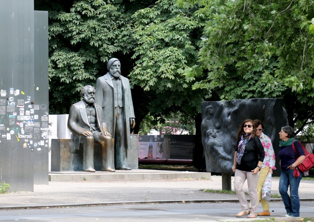 Маркс и Энгельс в Берлине