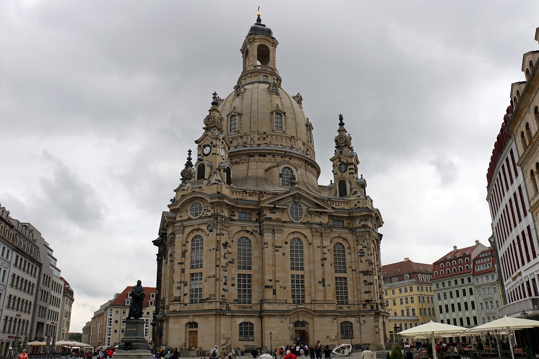 Фрауенкирхе в Дрездене построена из песчаника