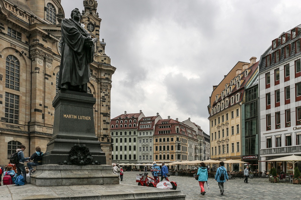Дрезден. Ноймаркт. Памятник Мартину Лютеру.