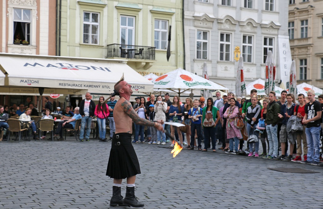 Представление на Староместской площади. Прага.