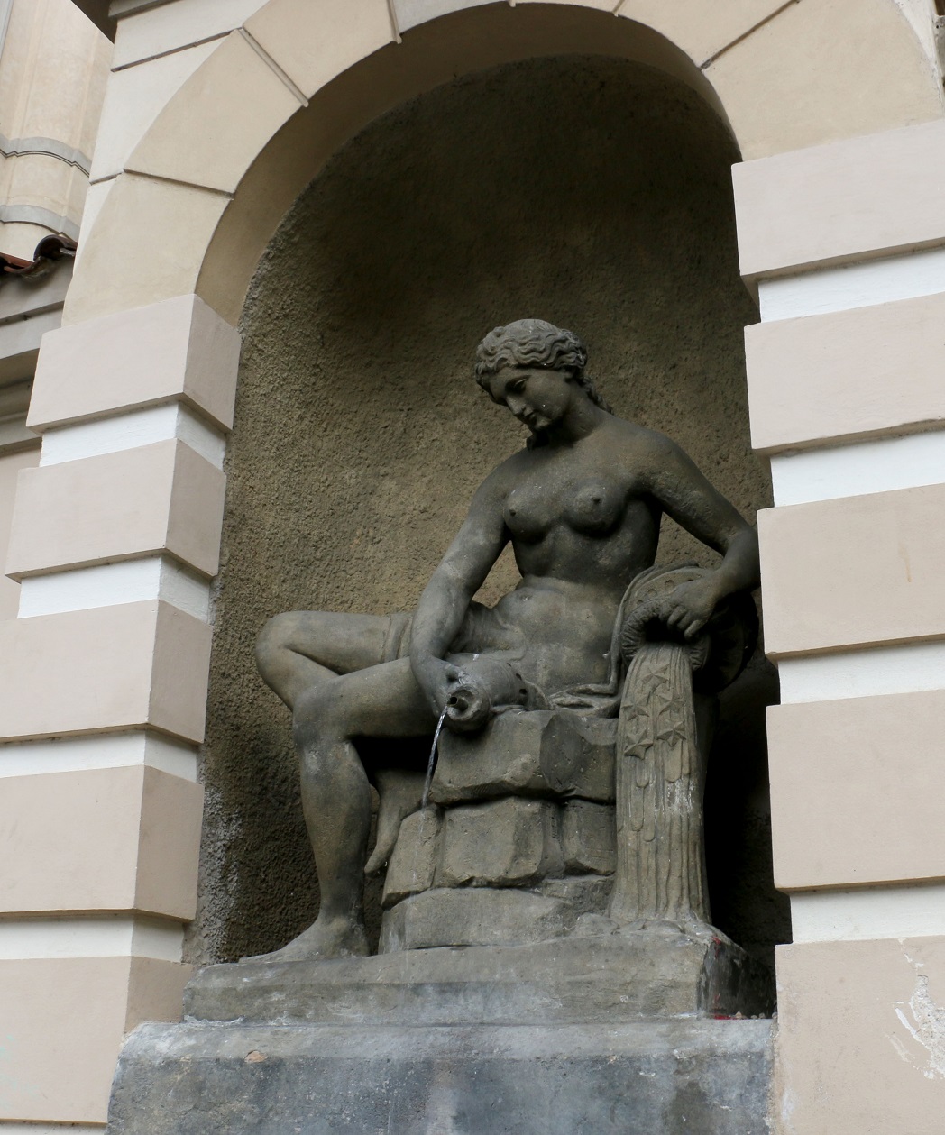 Фонтан Терезка. Марианская площадь. Прага.