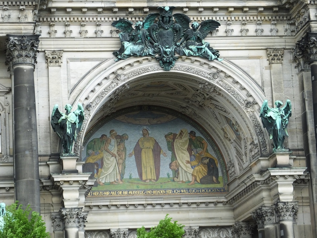 Вход в Берлинский кафедральный собор.