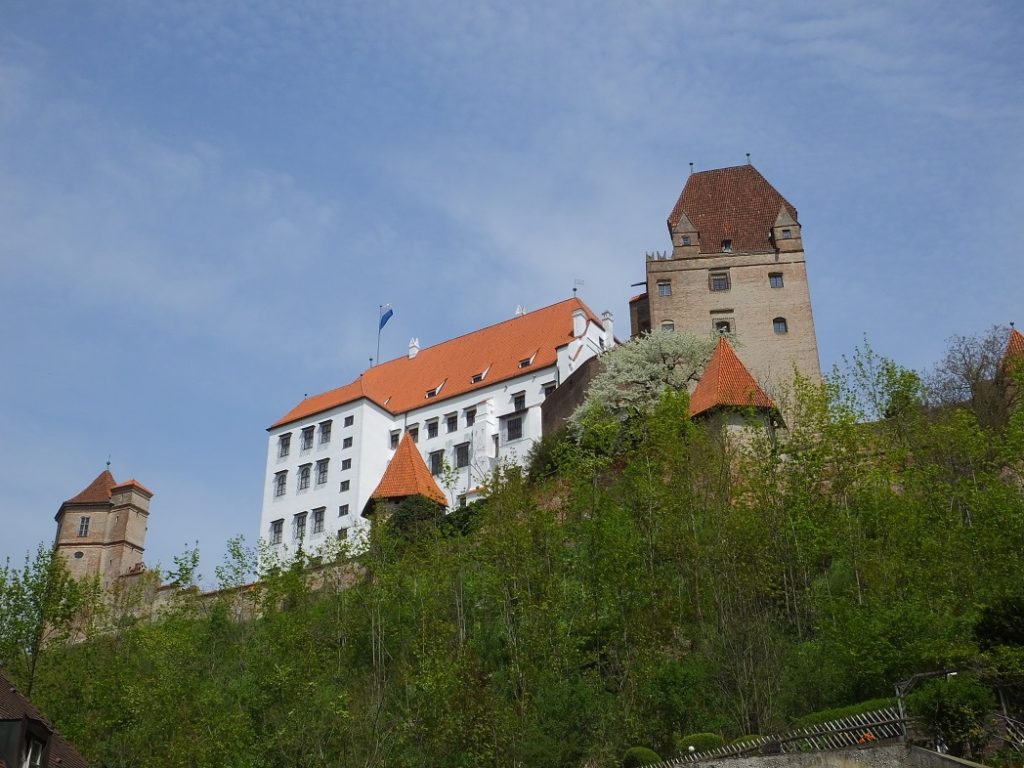 Вид замка Траусниц. Ландсхут. Бавария.
