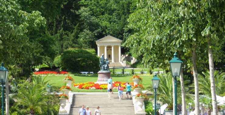 Сказки Венского леса. Баден. Курпарк. Австрия.