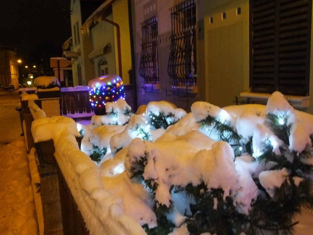 Снежные декорации. Зимняя ночь. Зебниц.
