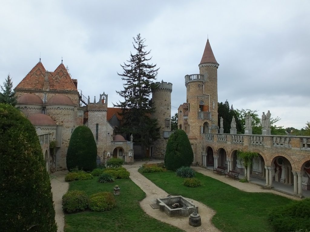 Башни замка Бори. Венгрия.