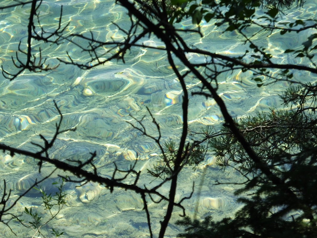 Прозрачная вода альпийских озер. Тур в Тироль.