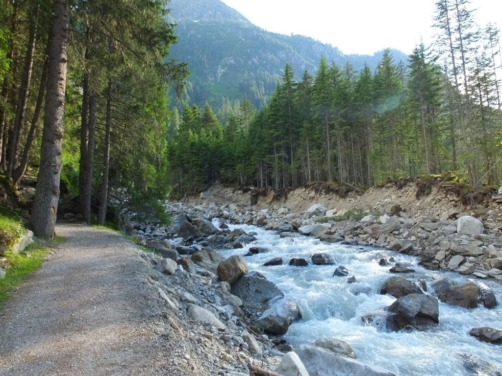Река Рютц - Ruetz. Долина Штубайталь. Тур в Тироль.