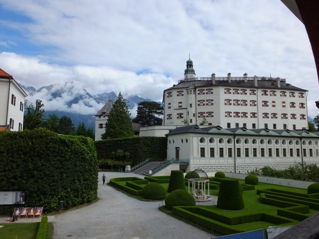Замок Амбрас в Инсбруке, Австрия
